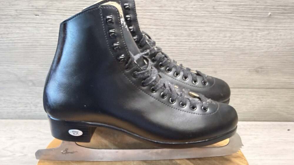 Riedell Opal 110 Figure Skates Black. Men’s Size 10